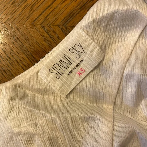 ***LAST CALL SIENNA SKY Leopard Maxi dress - Picture 4 of 6